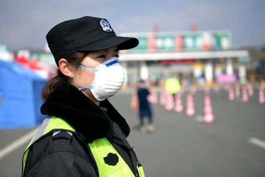 “雙警”夫妻結束休假上一線，參與抗擊疫情戰役