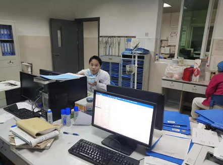 爸爸成了孩子眼中的“叔叔” ——記房縣人民醫院全科醫學科主治醫師蒙宏發