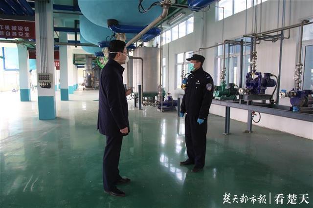 助力復工復產，房縣80支民警服務隊奔忙在春天的田野