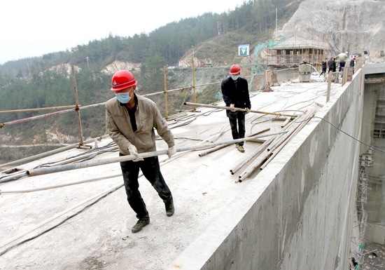 房縣“點對點”服務加快水利工程全面復工