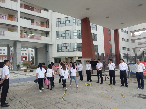 房縣思源實驗學校開展系列活動歡慶第36個教師節