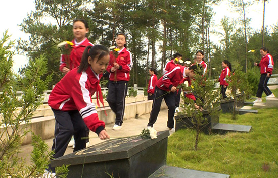 房縣舉行“烈士紀(jì)念日”活動(dòng) 緬懷革命先烈