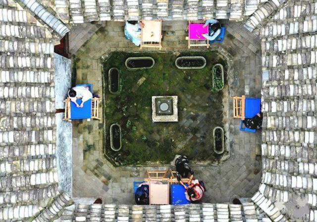 房縣化龍堰鎮(zhèn)高橋村周琴：漢繡織出幸福生活新門路