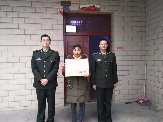 暖心！房縣為立功軍人家庭送喜報，把榮譽和掌聲送給軍屬