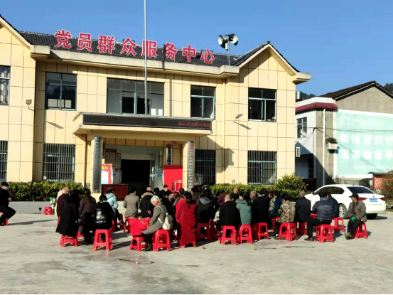 尹吉甫鎮多措并舉穩定社會大局