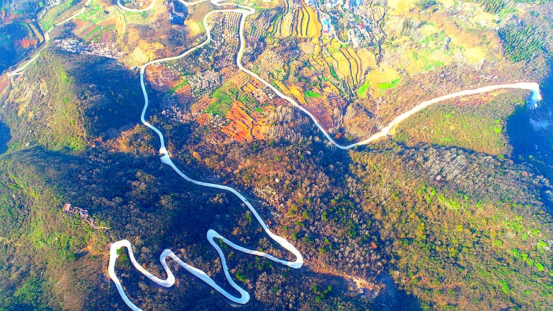 修好產(chǎn)業(yè)致富路