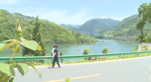 縣政協(xié)開展農(nóng)村人居環(huán)境整治工作視察活動