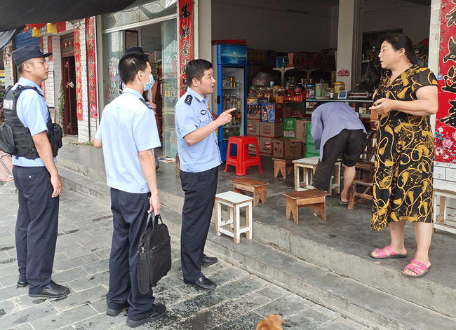 房縣一村民家中違規(guī)存放汽油，結(jié)果被...