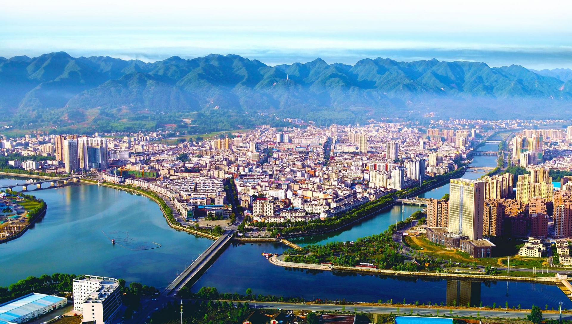 堅(jiān)持生態(tài)立縣 實(shí)現(xiàn)綠色崛起 房縣已然成為秦巴深山璀璨明珠