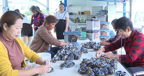 “蟹”逅大豐收  蟹農(nóng)樂開花