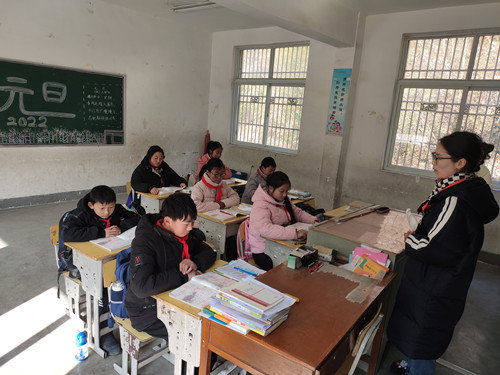 碧桂園“愛心筑夢 暖冬助學(xué)”活動走進紅塔鎮(zhèn)南潭小學(xué)