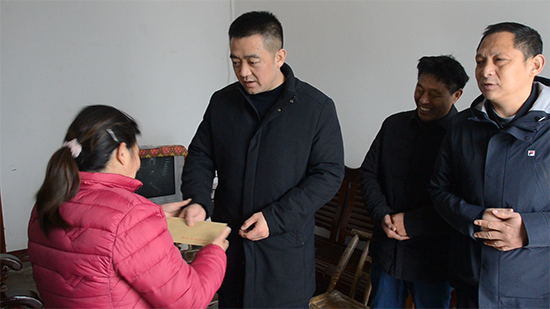 陳偉到尹吉甫鎮(zhèn)開展春節(jié)走訪慰問