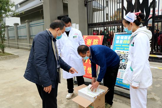 大木廠鎮(zhèn)衛(wèi)生院為福利院送健康