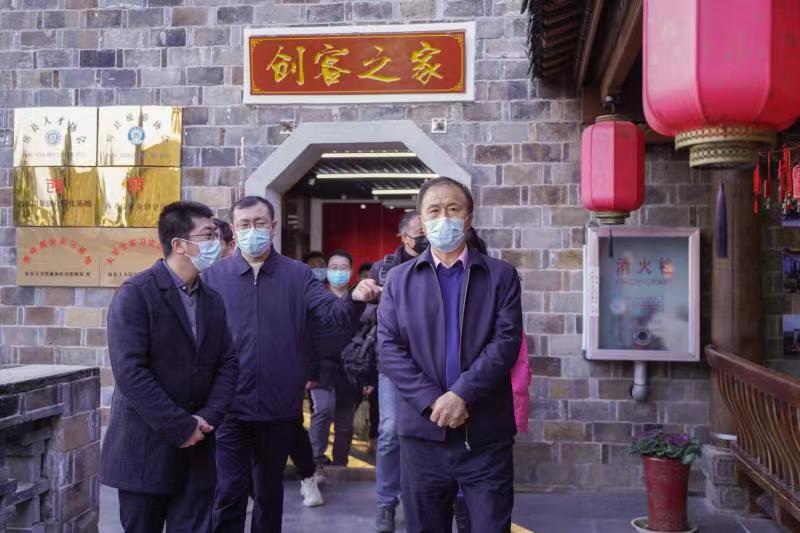 鄧子新院士來(lái)房考察合成生物創(chuàng)新城項(xiàng)目建設(shè)情況