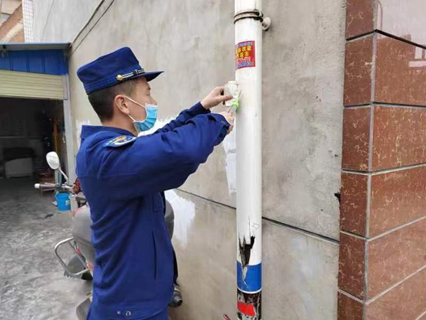 房縣：“野廣告”治理還城市美麗“容顏”