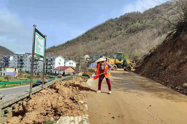 青峰路上“清風”來