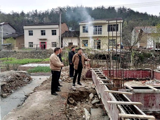 縣委政法委工作隊全力助推鄉村振興