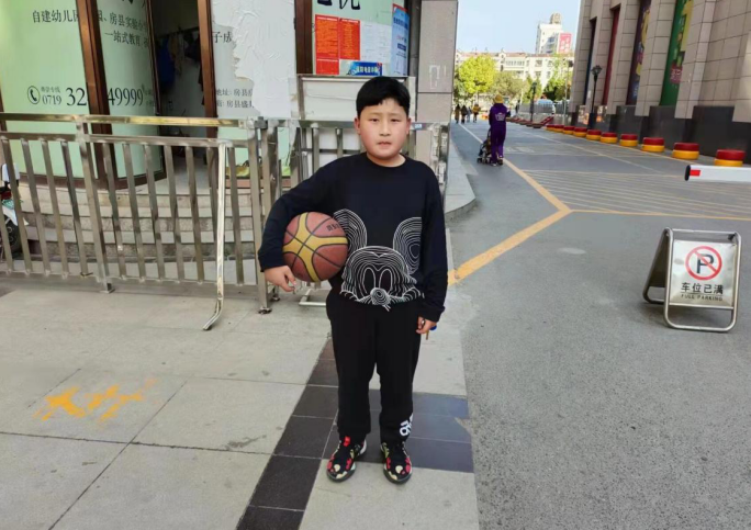 品德高尚 拾金不昧——彰顯新時代少年風(fēng)采