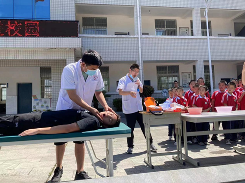 尹吉甫鎮(zhèn)開展防溺水知識培訓(xùn)進(jìn)校園活動(dòng)