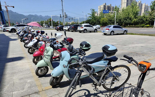 房縣城管：穩步推進市容環境美好示范路創建工作