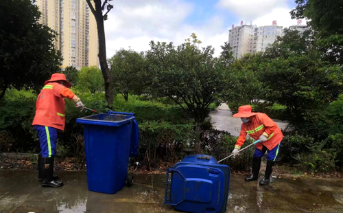 【創文動態】房縣城管多措并舉整治環境衛生