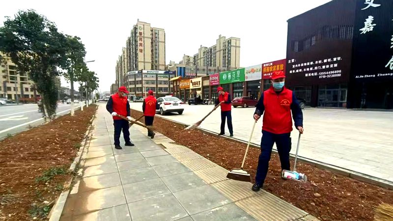 房縣消防救援大隊(duì)開展“清潔房縣”志愿服務(wù)活動