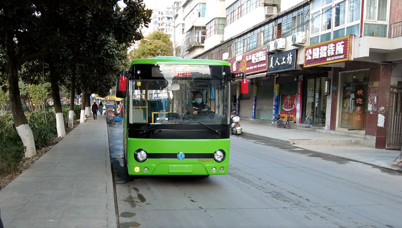 公交開通了 記者帶您體驗(yàn)“公交之旅”
