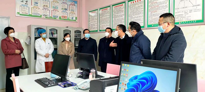 周智勇來(lái)房縣調(diào)研新冠病毒感染醫(yī)療救治工作