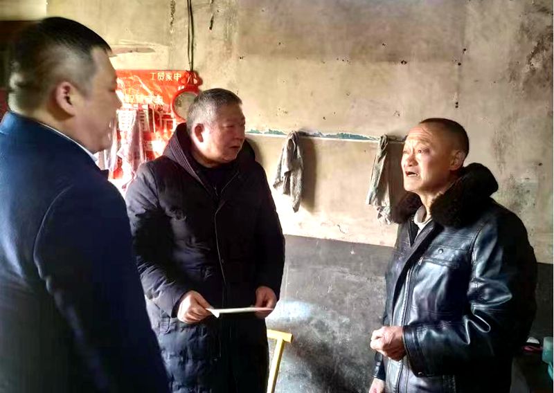 毛宏明到九道鄉(xiāng)走訪慰問(wèn)困難黨員和群眾