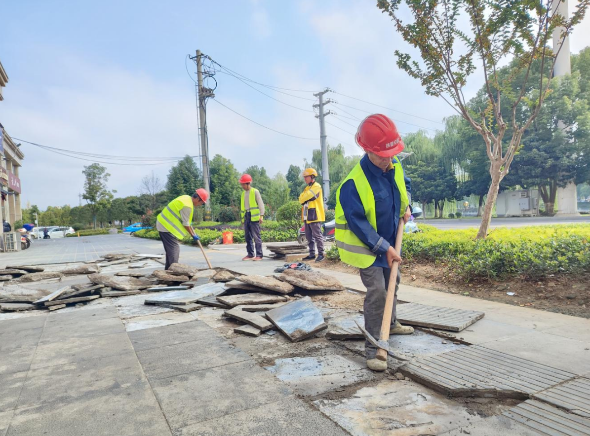 房縣鑫茂水利：助力文明城市創(chuàng)建 彰顯國企責(zé)任擔(dān)當(dāng)