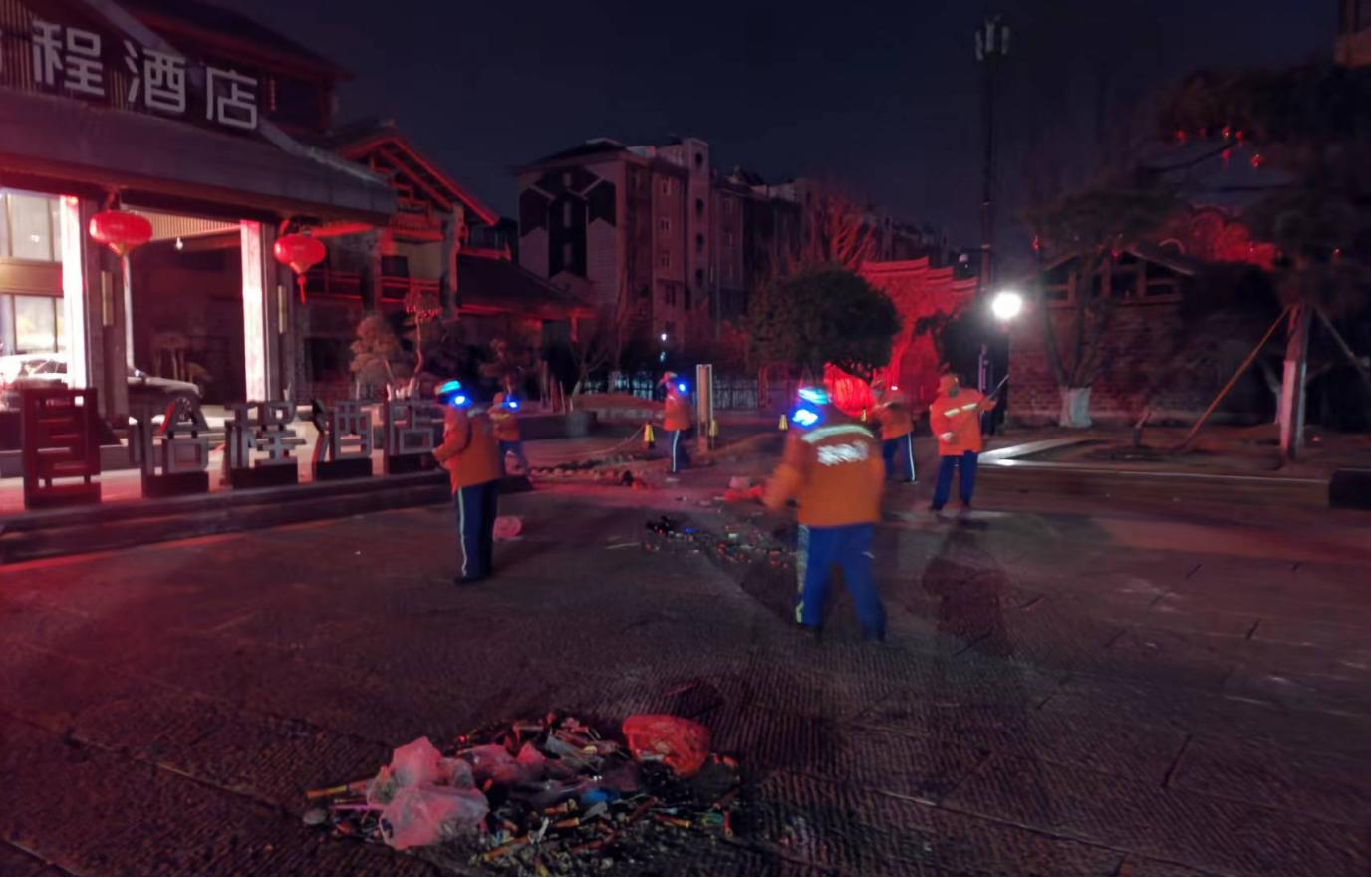 房縣城管:“環(huán)衛(wèi)速度”保障城市環(huán)境