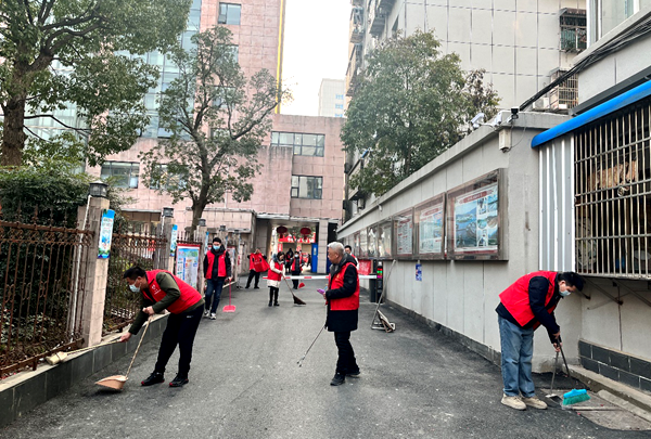 房縣水利和湖泊局：志愿服務(wù)進(jìn)小區(qū) 爭當(dāng)創(chuàng)文排頭兵