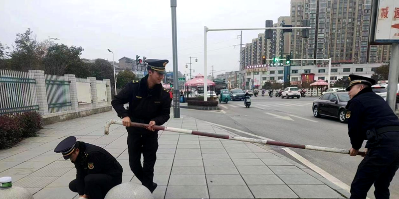 拆違規(guī)“地鎖”  解群眾“心鎖”