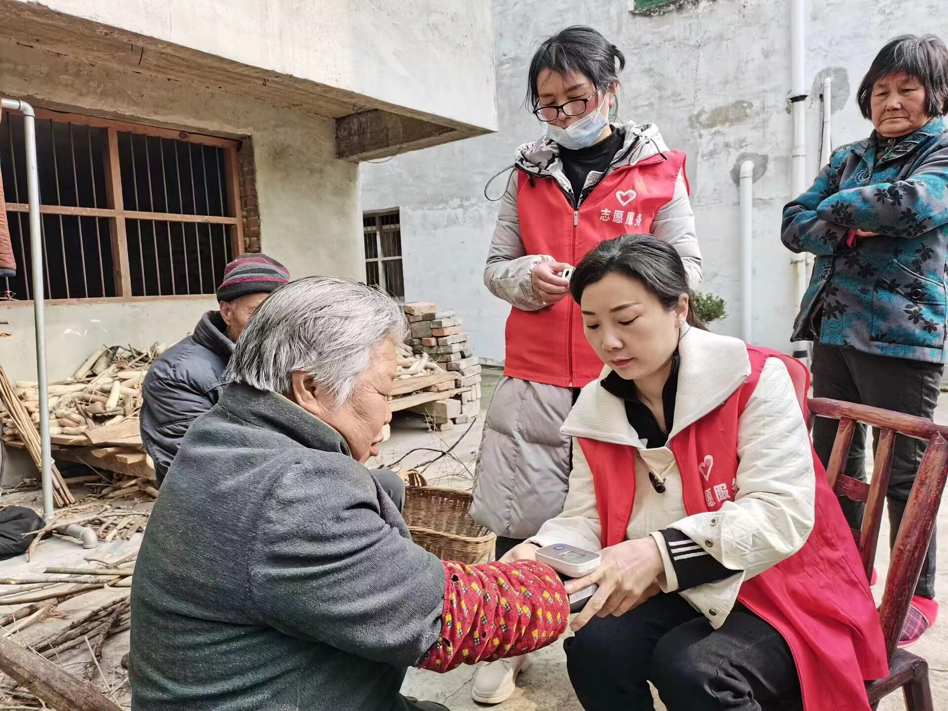 紅塔鎮(zhèn)衛(wèi)生院開展入戶隨訪活動