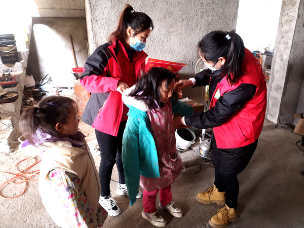 房縣高位織密保護(hù)網(wǎng)  呵護(hù)祖國未來花朵