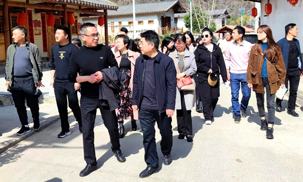 房縣創(chuàng)文辦：“面對面”轉(zhuǎn)作風(fēng)提效能抓落實