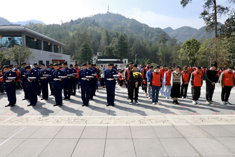 縣消防救援大隊(duì)：清明祭英烈 哀思悼英魂