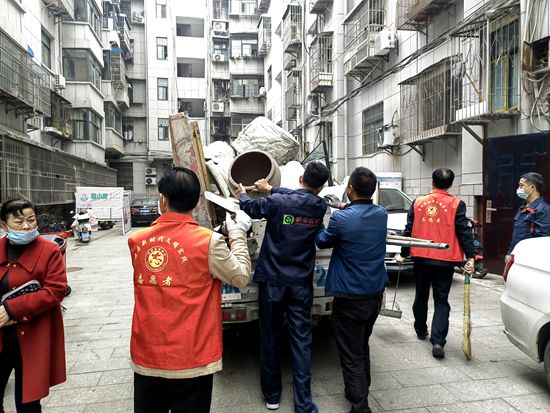 房縣農(nóng)機服務(wù)中心：黨建催開“文明花”