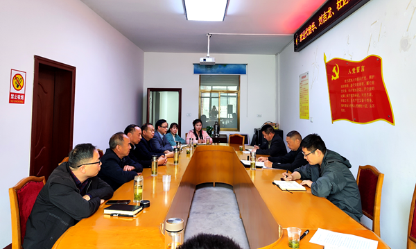 房縣大木廠鎮(zhèn)財(cái)政所：舉行榮退老同志座談會