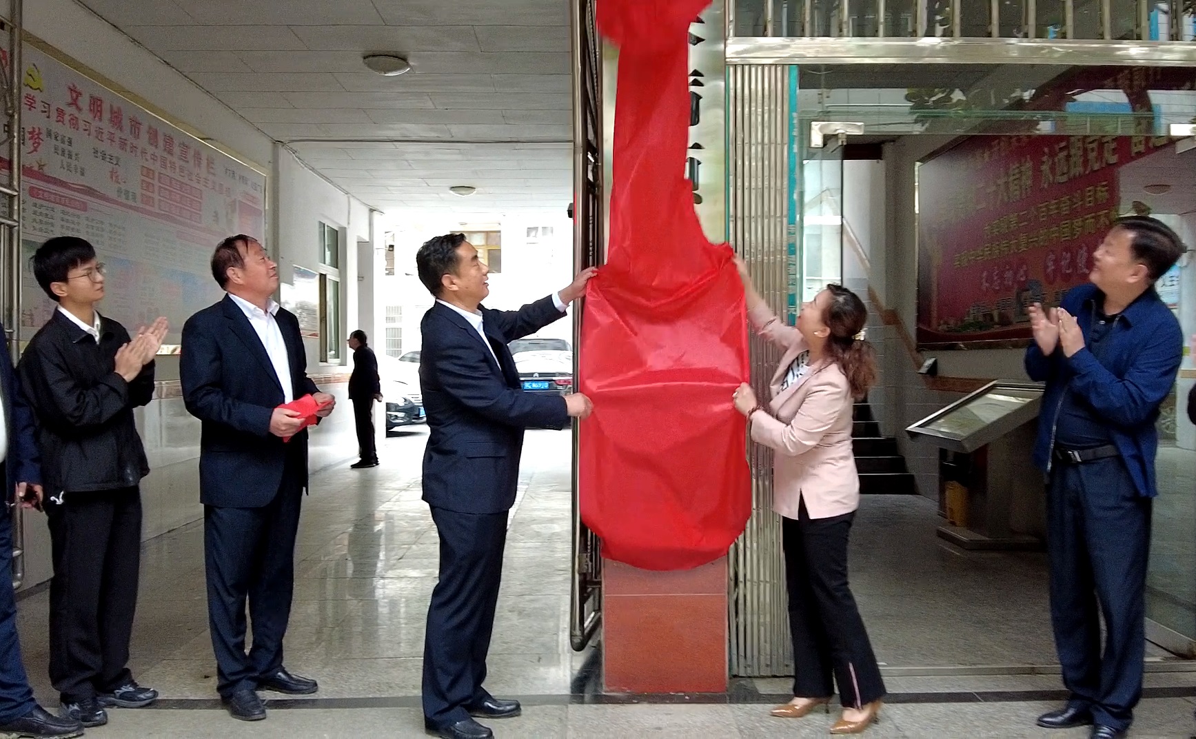 房縣疾病預(yù)防控制局掛牌成立