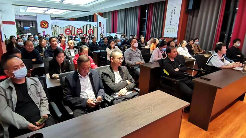 我縣社會各界積極收看《荊楚有好物》房縣專場直播活動