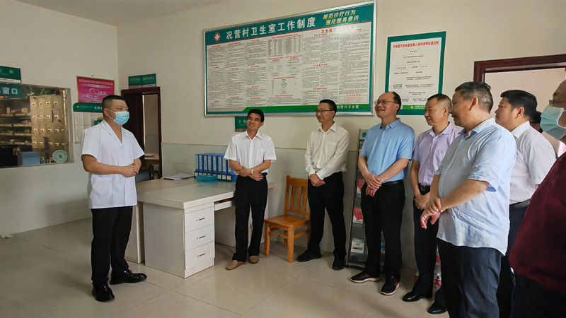 縣政協(xié)開展“加強農(nóng)村 社區(qū)醫(yī)療隊伍建設(shè)”專題協(xié)商活動