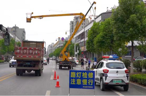 【創(chuàng)文五大專項行動】縣城管執(zhí)法局：實施城市提“靚”工程  助力文明城市創(chuàng)建