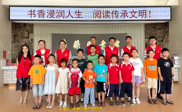 房縣政府辦：走進(jìn)博物館圖書館，享文化之旅