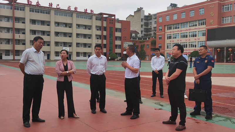 馬蘭起調(diào)研督導(dǎo)秋季開學(xué)安全工作