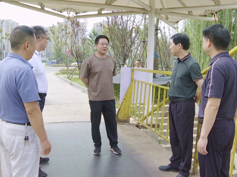 謝曉鳴調(diào)研馬欄河城區(qū)河段河流斷面水質(zhì)達(dá)標(biāo)情況