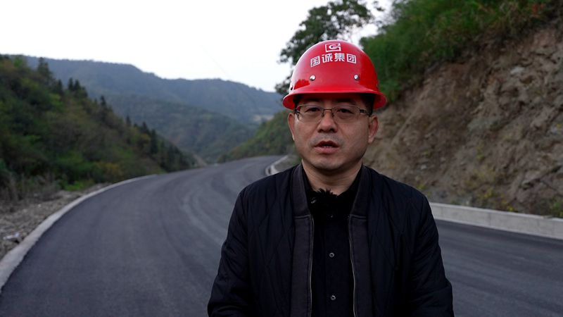 《記者走基層》318省道中壩至小河段改擴(kuò)建工程穩(wěn)步推進(jìn)