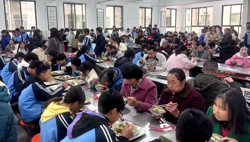 大木初中：開展家長評(píng)餐活動(dòng)  筑牢食品安全防線