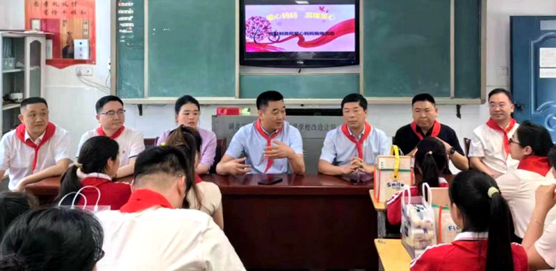 房縣財(cái)政局開(kāi)展“愛(ài)心媽媽”結(jié)對(duì)幫扶活動(dòng)