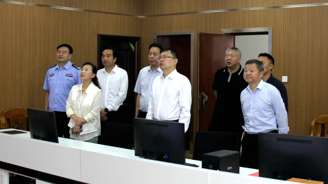 楊丹華檢查我縣高考準(zhǔn)備工作